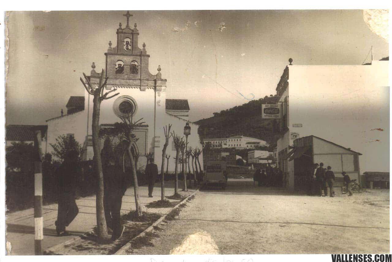 foto antigua de san jose del valle donde se ve la plaza e iglesia